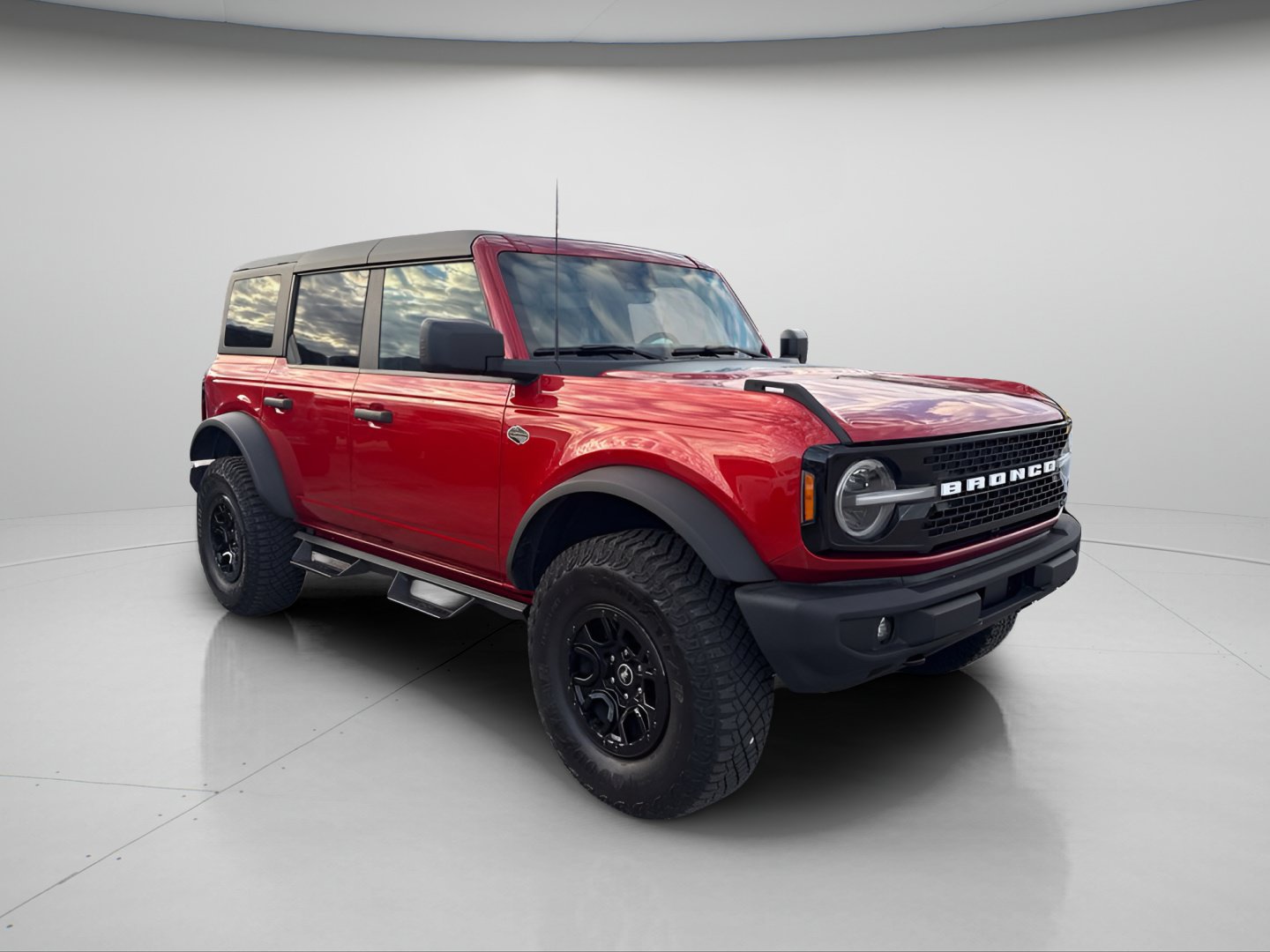 Certified 2022 Ford Bronco Wildtrak AWD/4WD image 2