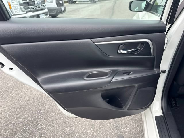 Used 2017 Nissan Altima 2.5 SR w/ Midnight Edition Package FWD image 10