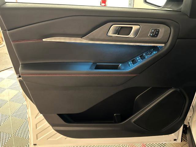 Certified 2025 Ford Explorer ST AWD/4WD image 15