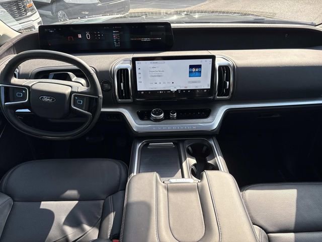 Certified 2025 Ford Expedition Max Platinum AWD/4WD image 16