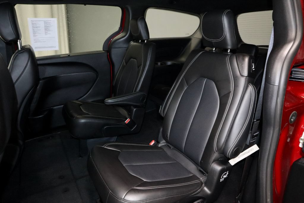Used 2025 Chrysler Pacifica Select FWD image 20