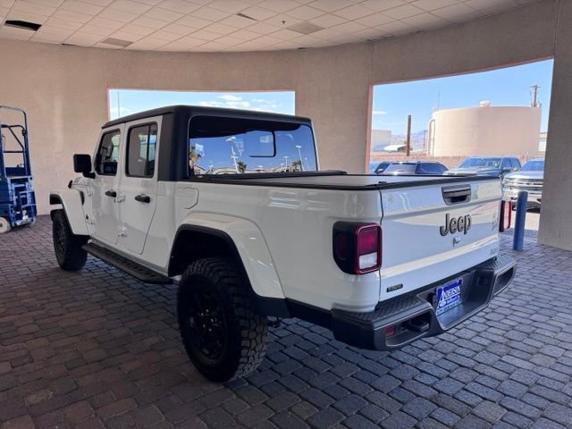 Used 2022 Jeep Gladiator Sport AWD/4WD image 3
