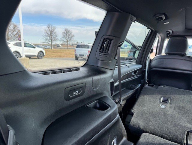 Used 2024 Jeep Grand Cherokee L Limited w/ Luxury Tech Group II image 32