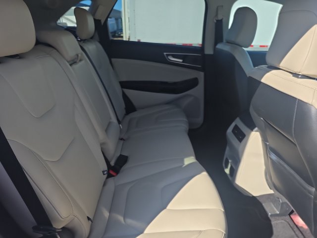 Certified 2020 Ford Edge Titanium AWD/4WD image 18