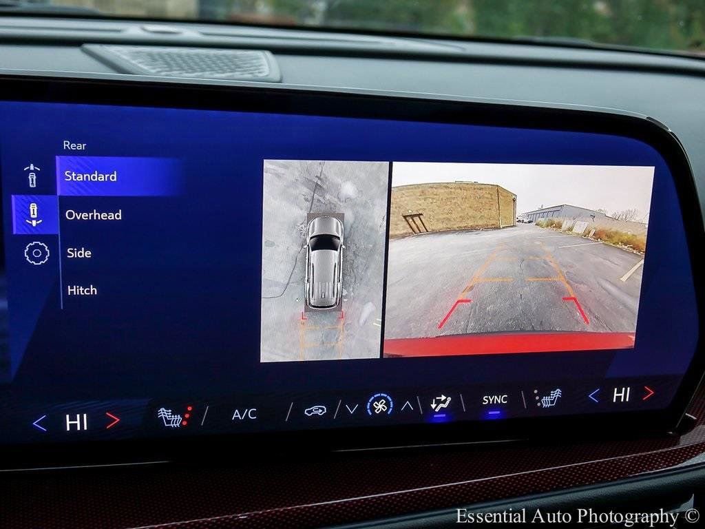 Used 2025 Chevrolet Traverse Z71 w/ Enhanced Driving Package image 17