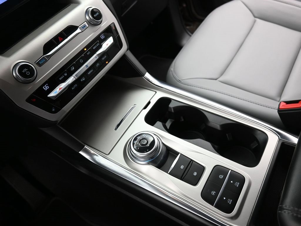 Certified 2021 Ford Explorer XLT w/ Equipment Group 202A image 15