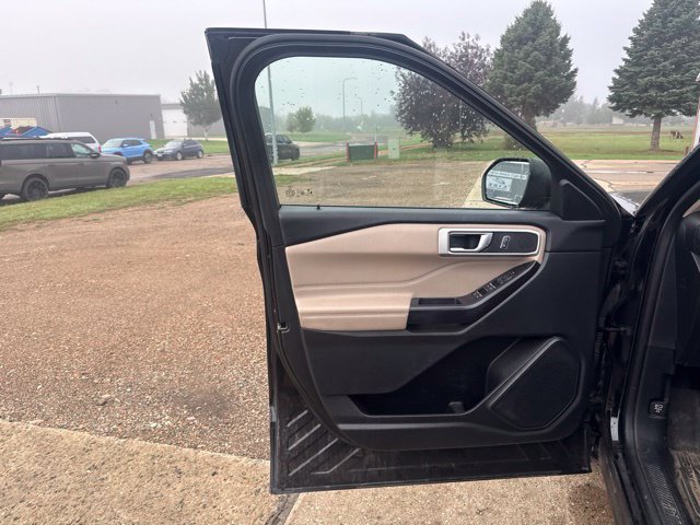 Certified 2020 Ford Explorer XLT w/ Equipment Group 202A AWD/4WD image 20