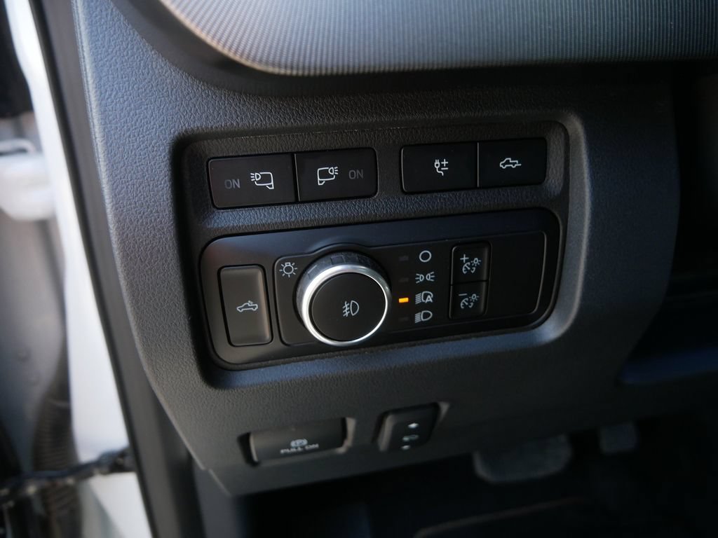 Certified 2023 Ford F350 Platinum AWD/4WD image 16