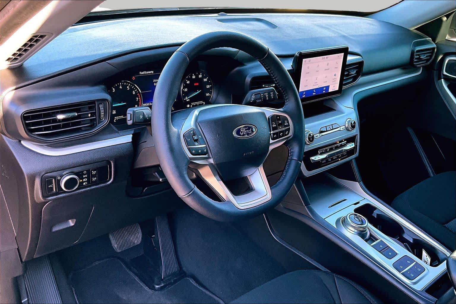 Certified 2023 Ford Explorer XLT RWD image 18