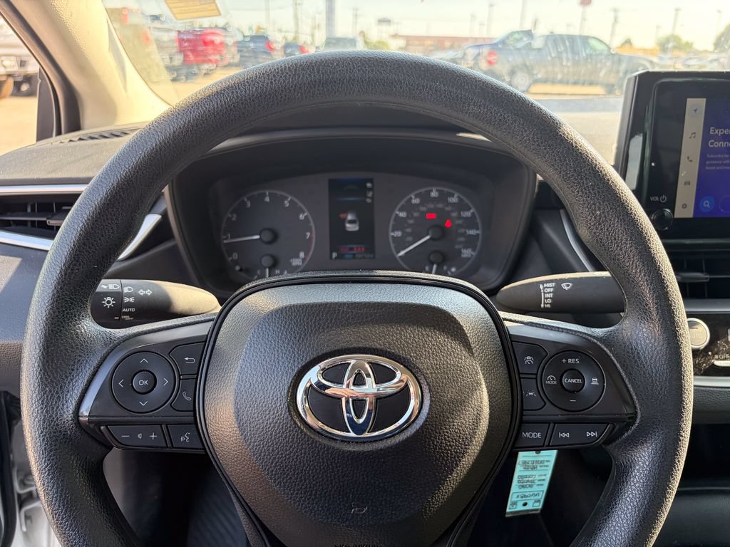Used 2025 Toyota Corolla LE FWD image 22