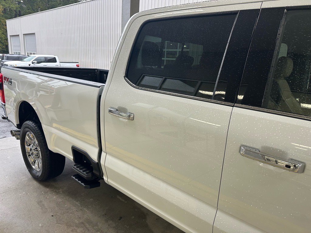 Certified 2024 Ford F250 Lariat w/ Chrome Package image 15