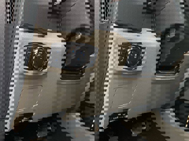 Certified 2022 Ford F250 XLT w/ Black Appearance Package image 18