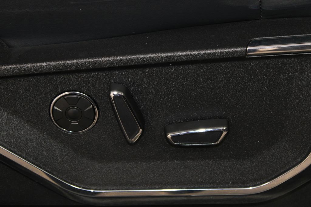 Certified 2022 Ford F150 Platinum w/ Equipment Group 701A High image 30