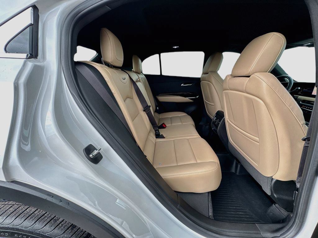 Used 2024 Cadillac XT4 Premium Luxury FWD image 32