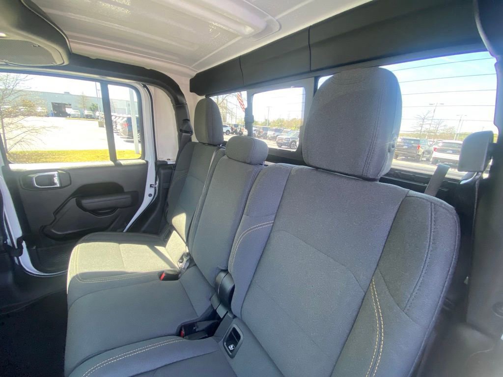 Used 2025 Jeep Gladiator Sport image 23