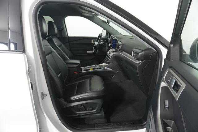 Certified 2023 Ford Explorer XLT w/ Equipment Group 202A image 24