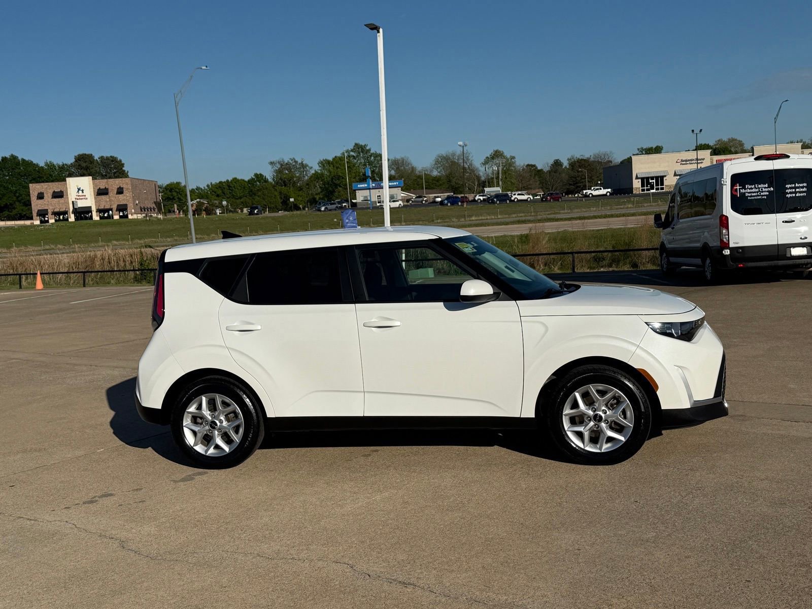 Used 2024 Kia Soul LX w/ Option Group 015 FWD image 7