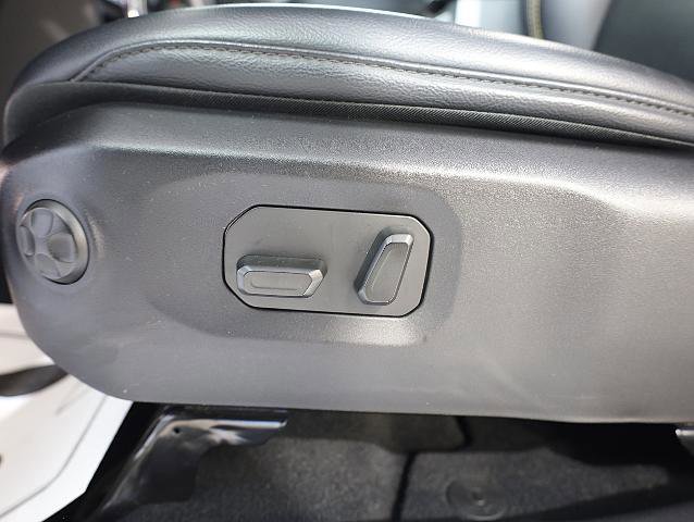 Used 2024 Jeep Wrangler Unlimited Sahara w/ Safety Group image 21