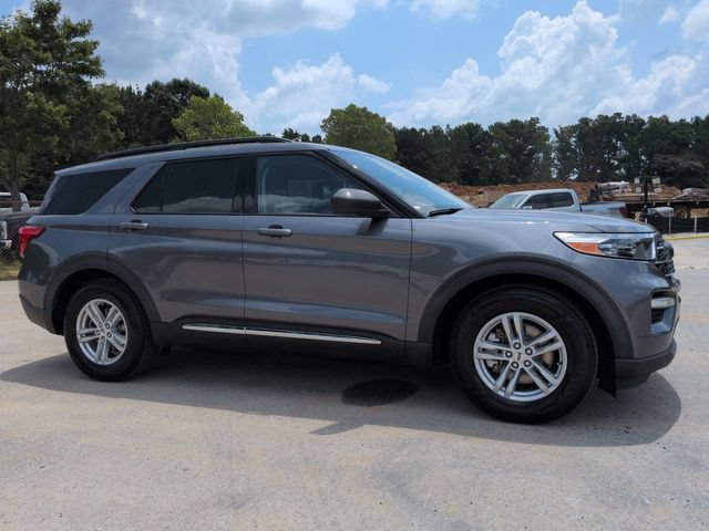 Certified 2021 Ford Explorer XLT w/ Equipment Group 202A RWD image 2