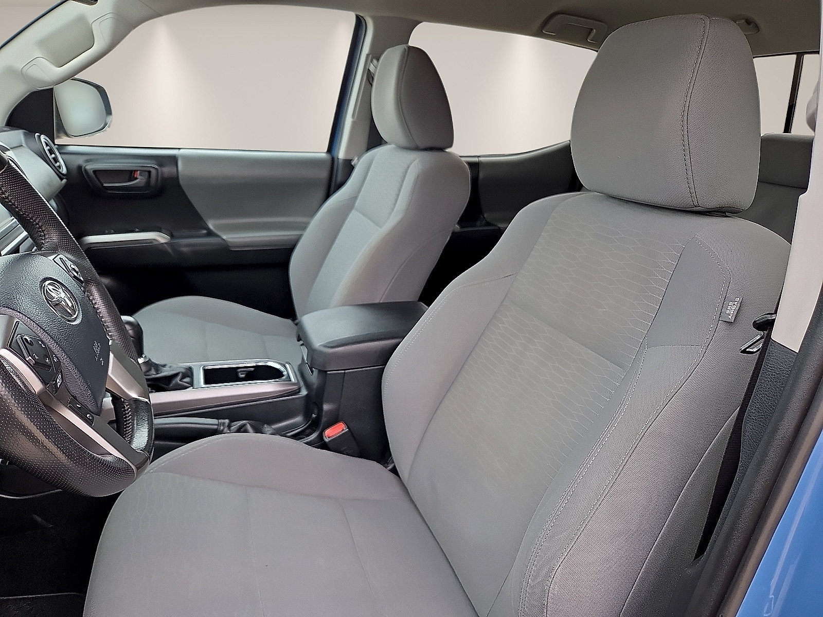 Used 2019 Toyota Tacoma SR5 AWD/4WD image 14
