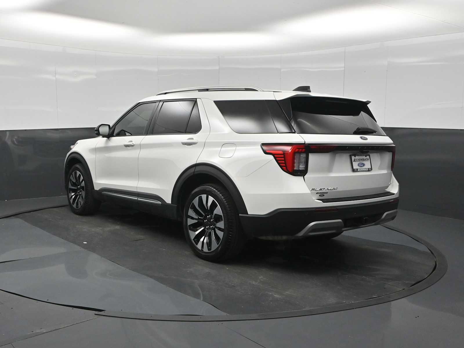 Certified 2026 Ford Explorer Platinum w/ LUX Leather Package AWD/4WD image 4