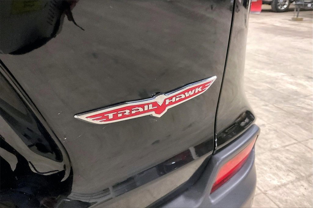 Used 2021 Jeep Cherokee Trailhawk w/ Trailer Tow Group image 10