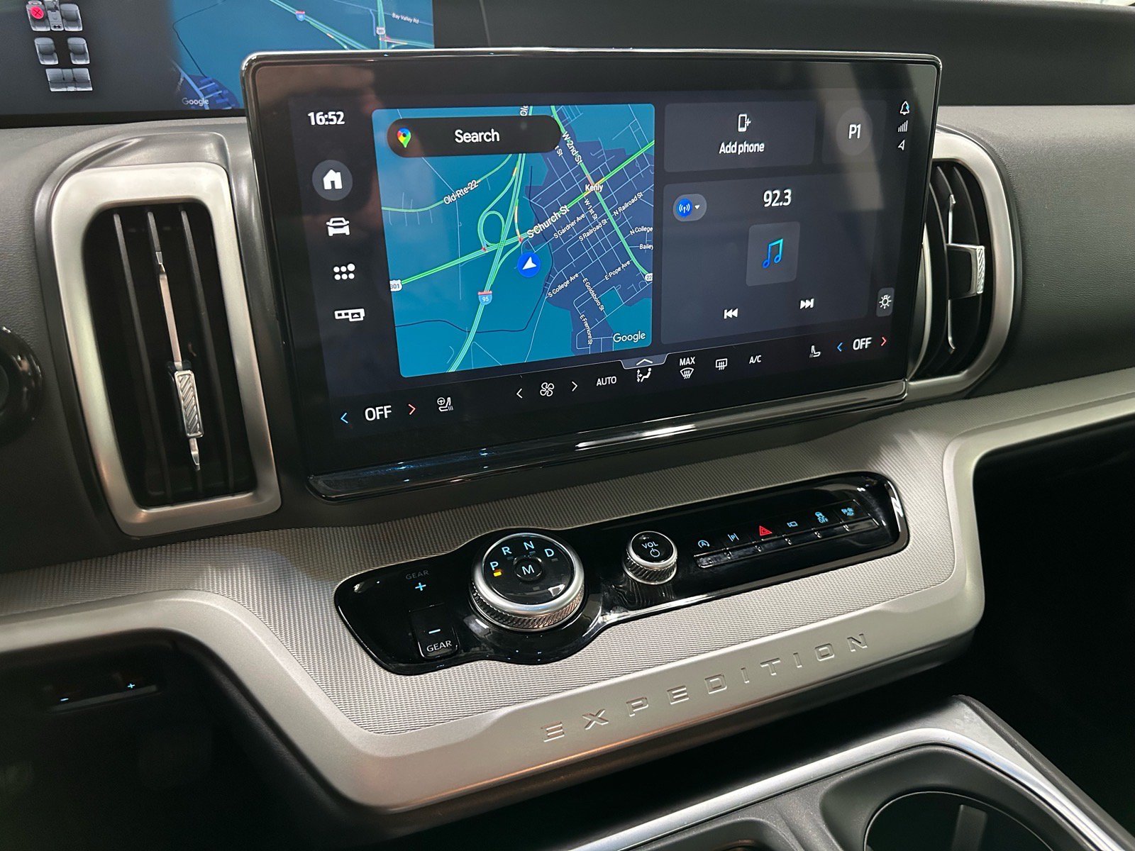 Certified 2025 Ford Expedition Active RWD image 40