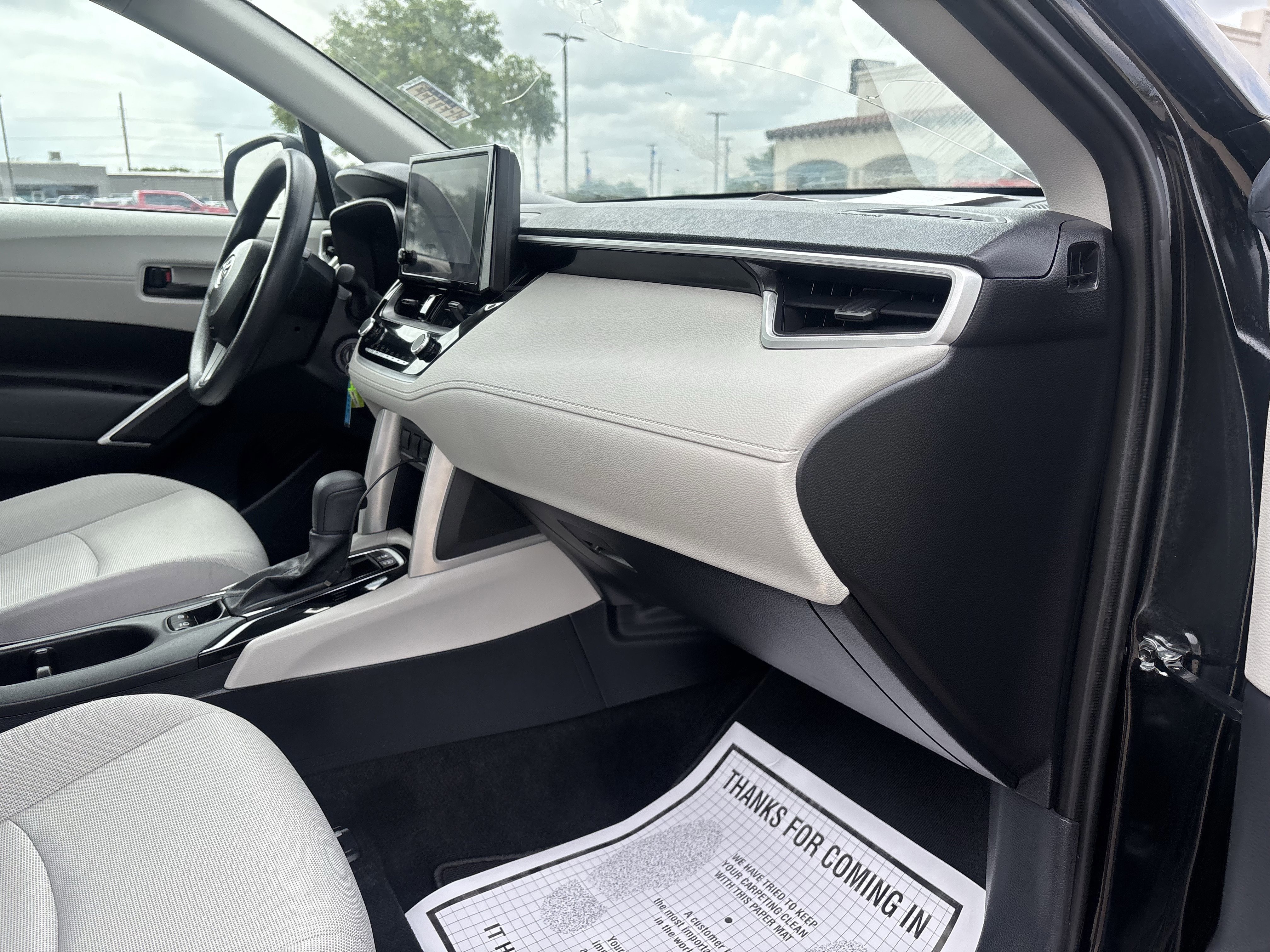 Used 2025 Toyota Corolla Cross L FWD image 26