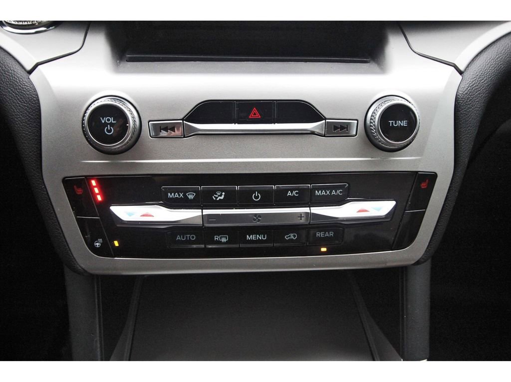 Certified 2022 Ford Explorer XLT w/ Equipment Group 202A image 27