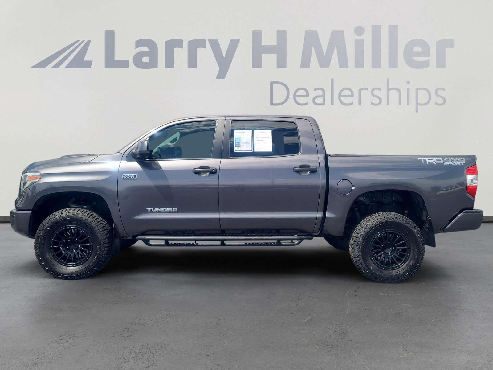 Used 2018 Toyota Tundra SR5 AWD/4WD image 2