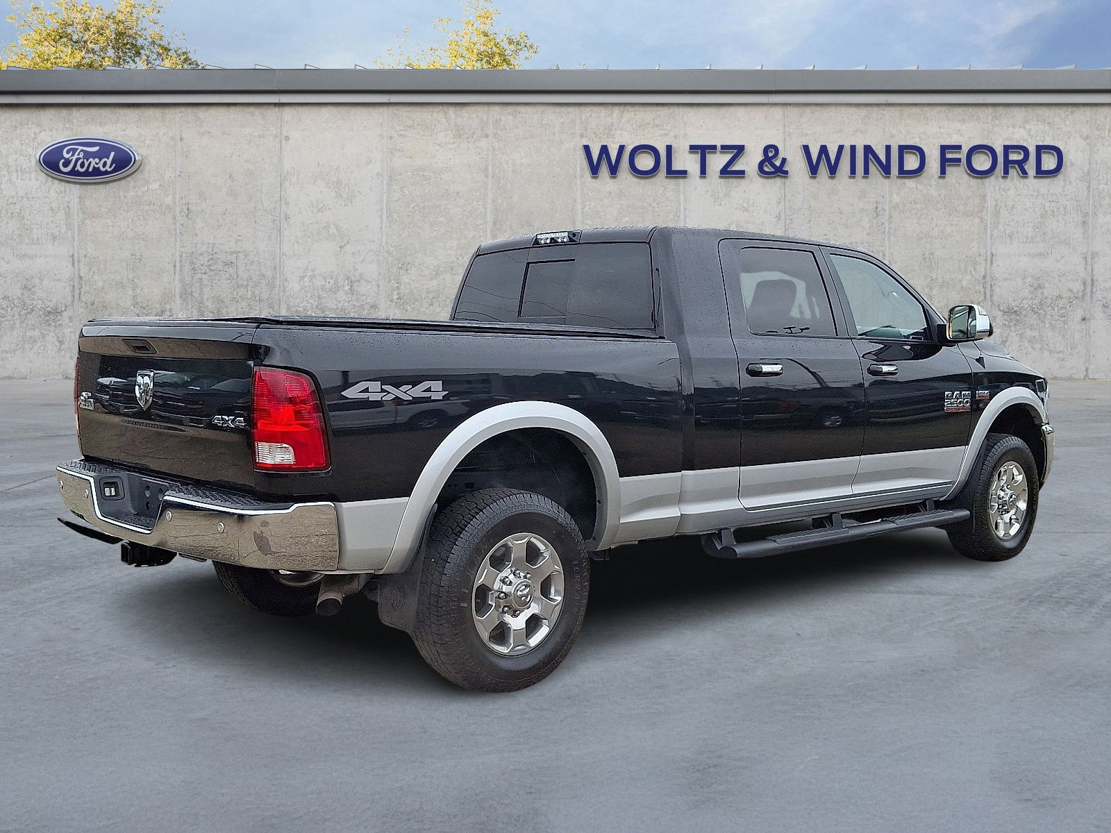 Used 2018 RAM 2500 Big Horn w/ Harvest Edition image 4