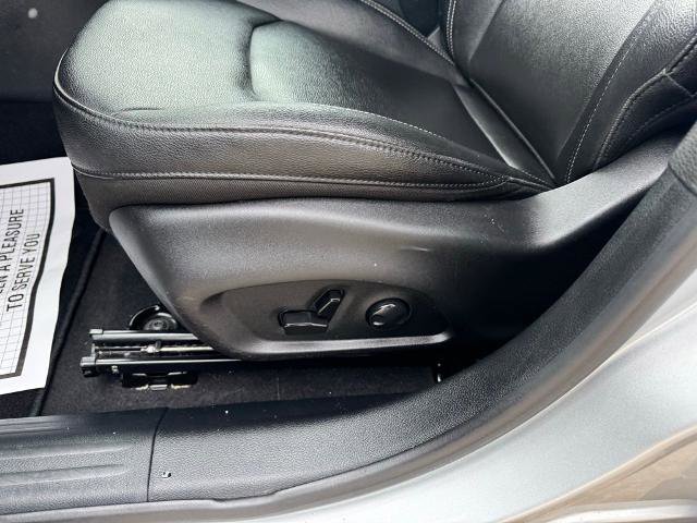 Used 2025 Jeep Compass Limited image 11