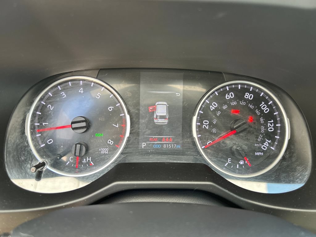 Used 2019 Toyota RAV4 XLE FWD image 17