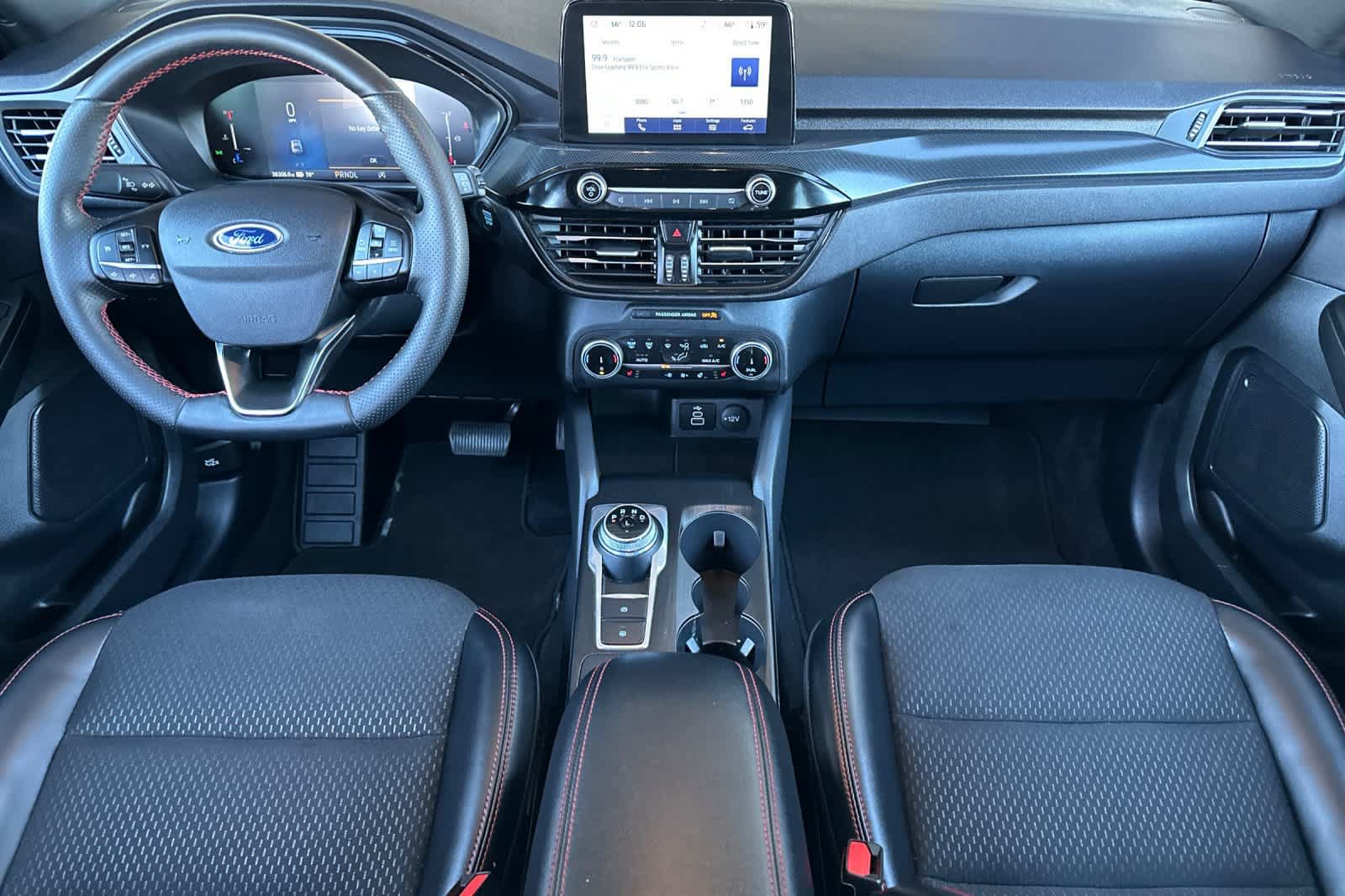 Certified 2025 Ford Escape ST-Line Select AWD/4WD image 3