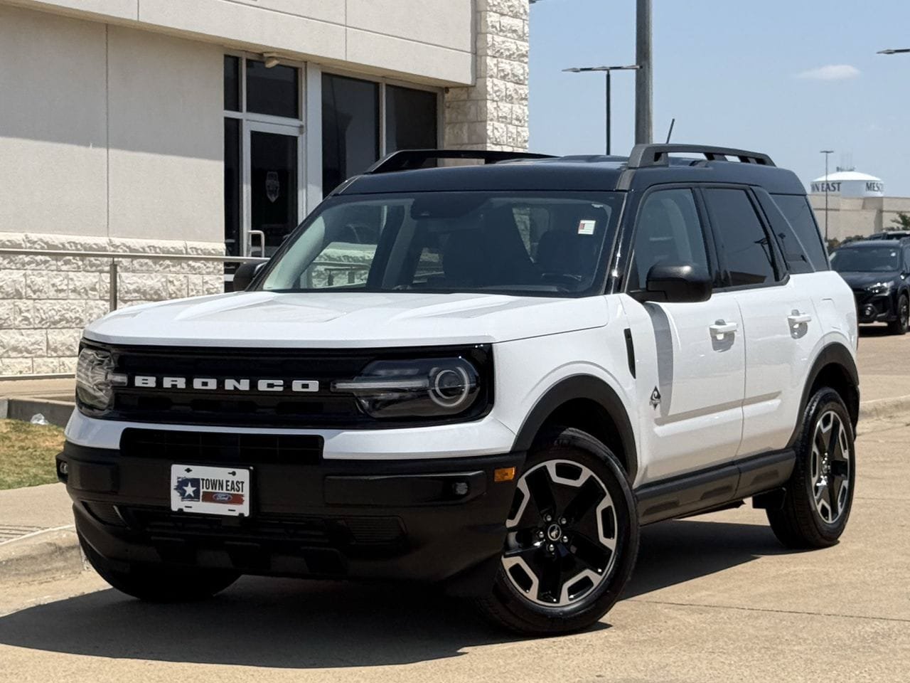 Certified 2024 Ford Bronco Sport Outer Banks AWD/4WD image 2