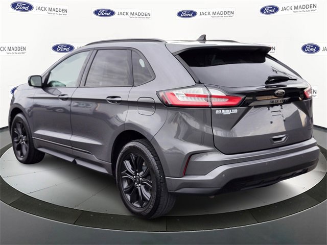 Certified 2022 Ford Edge SE w/ Black Appearance Package image 5