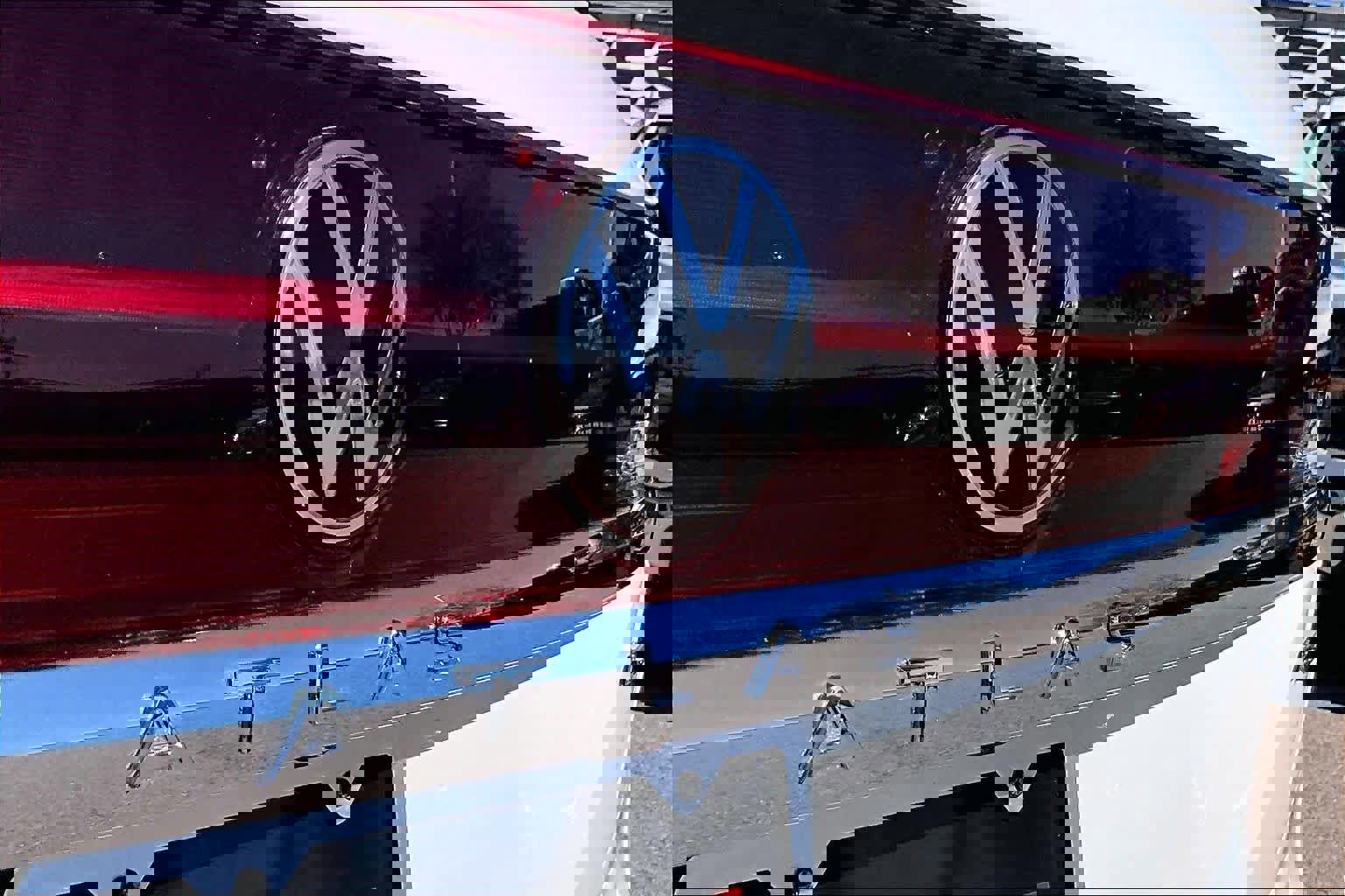 Used 2025 Volkswagen Atlas SEL Premium R-Line image 11