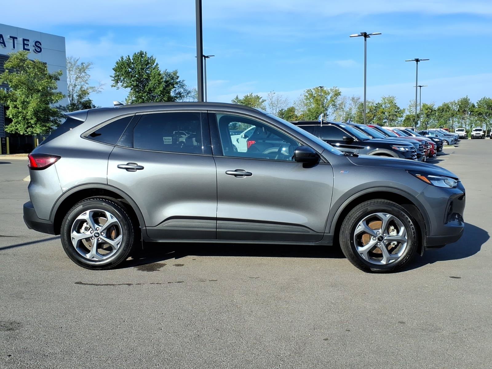 Certified 2025 Ford Escape ST-Line Select AWD/4WD image 2