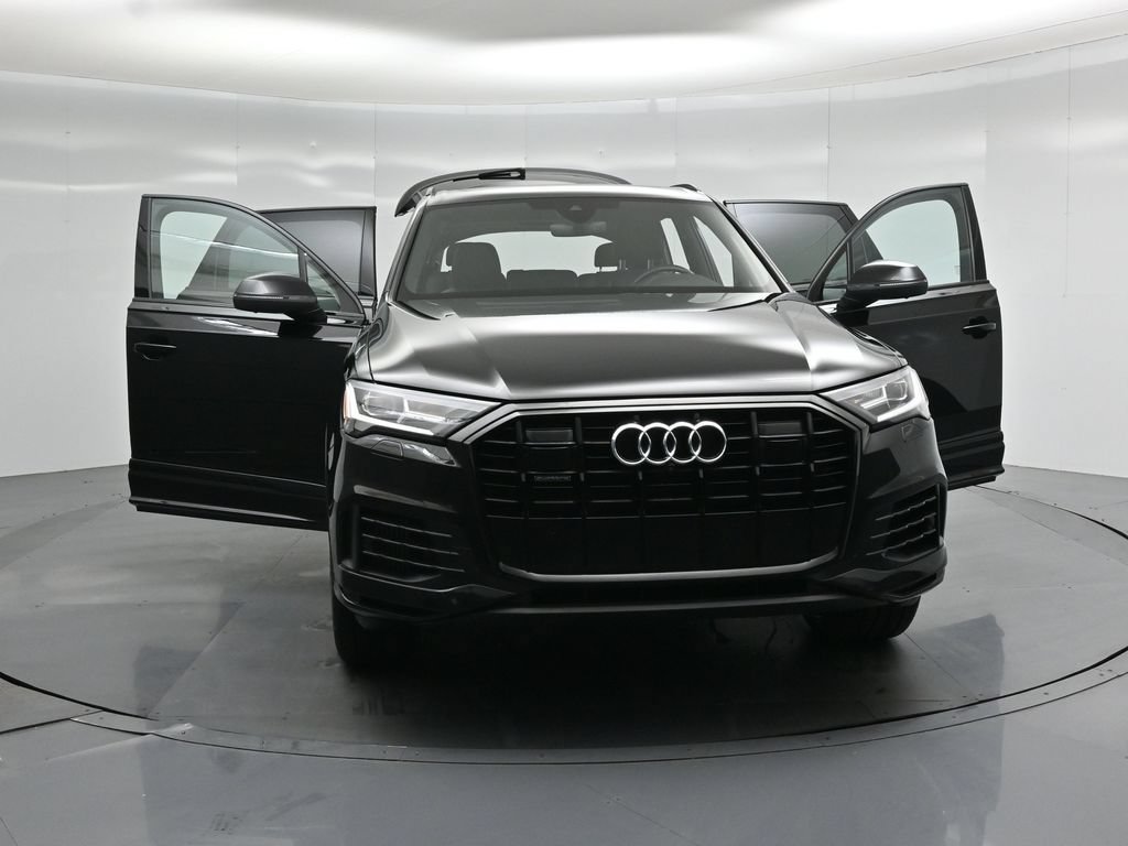 Used 2022 Audi Q7 3.0T Premium Plus w/ Premium Plus Package AWD/4WD image 32