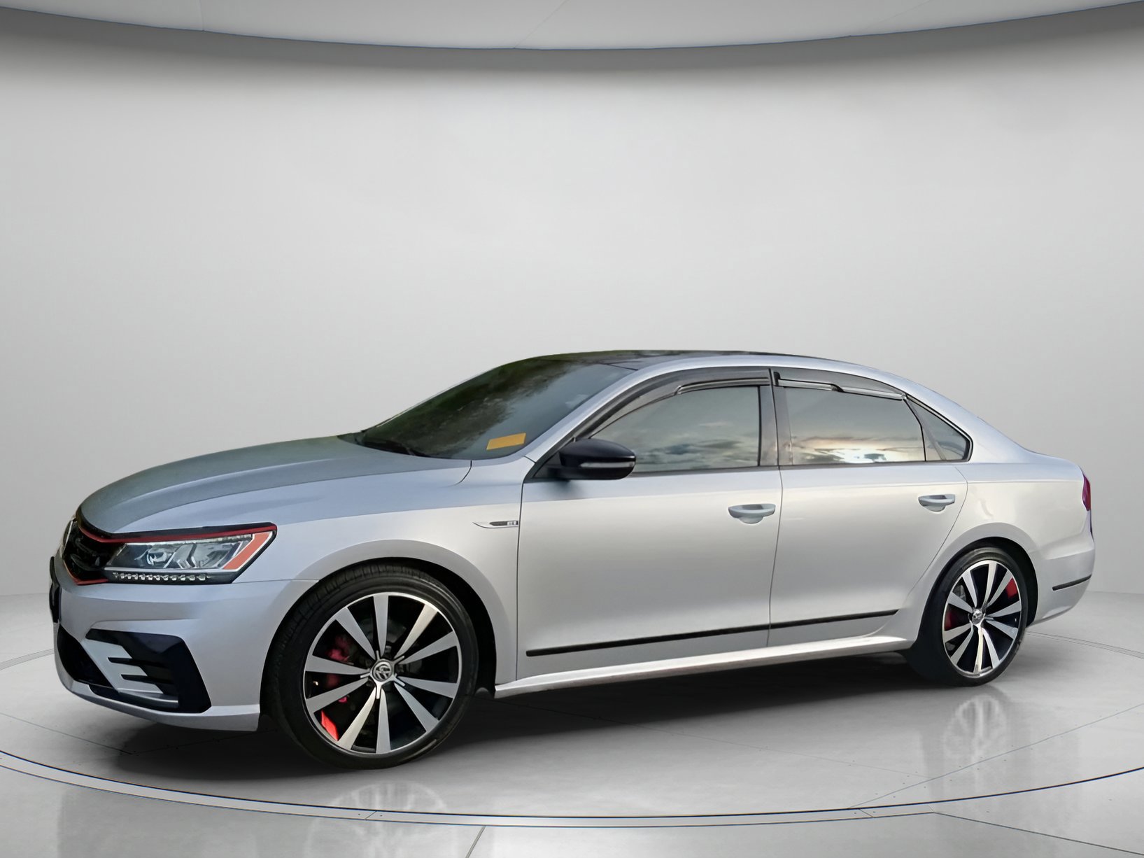 Used 2018 Volkswagen Passat GT image 6