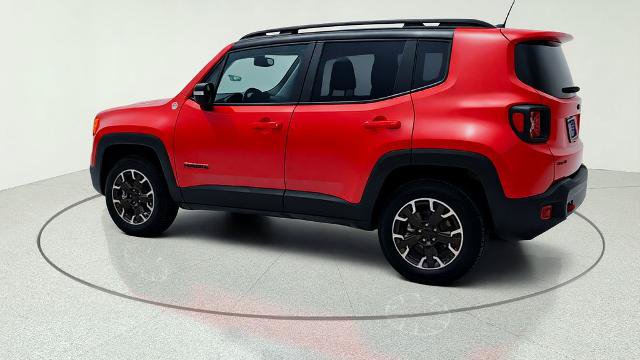 Used 2023 Jeep Renegade Trailhawk AWD/4WD image 5