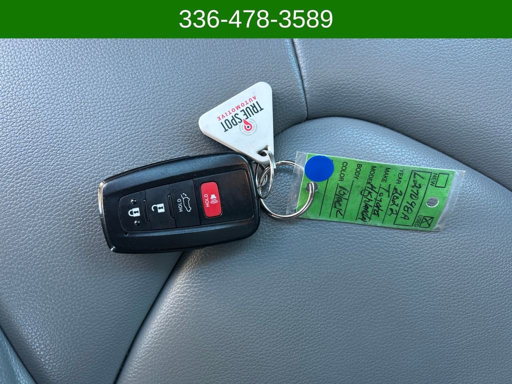 Used 2022 Toyota Highlander XLE FWD image 28