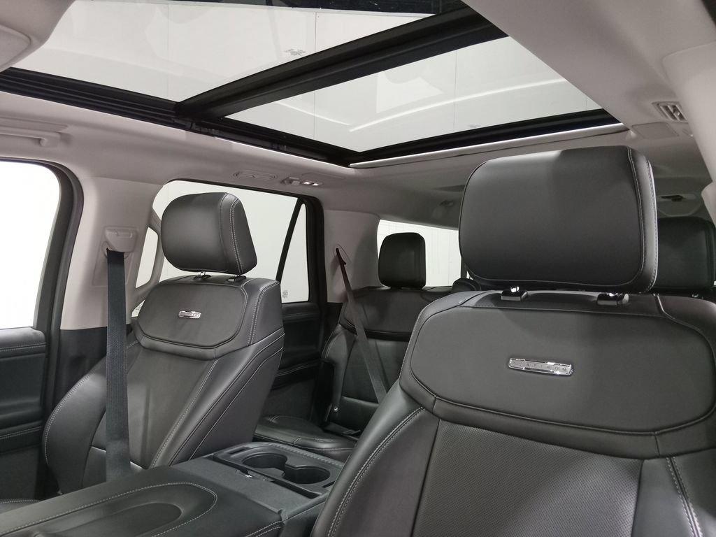 Certified 2025 Ford Expedition Max Platinum w/ Driver's Package AWD/4WD image 16