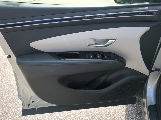 Used 2024 Hyundai Tucson Limited FWD image 13