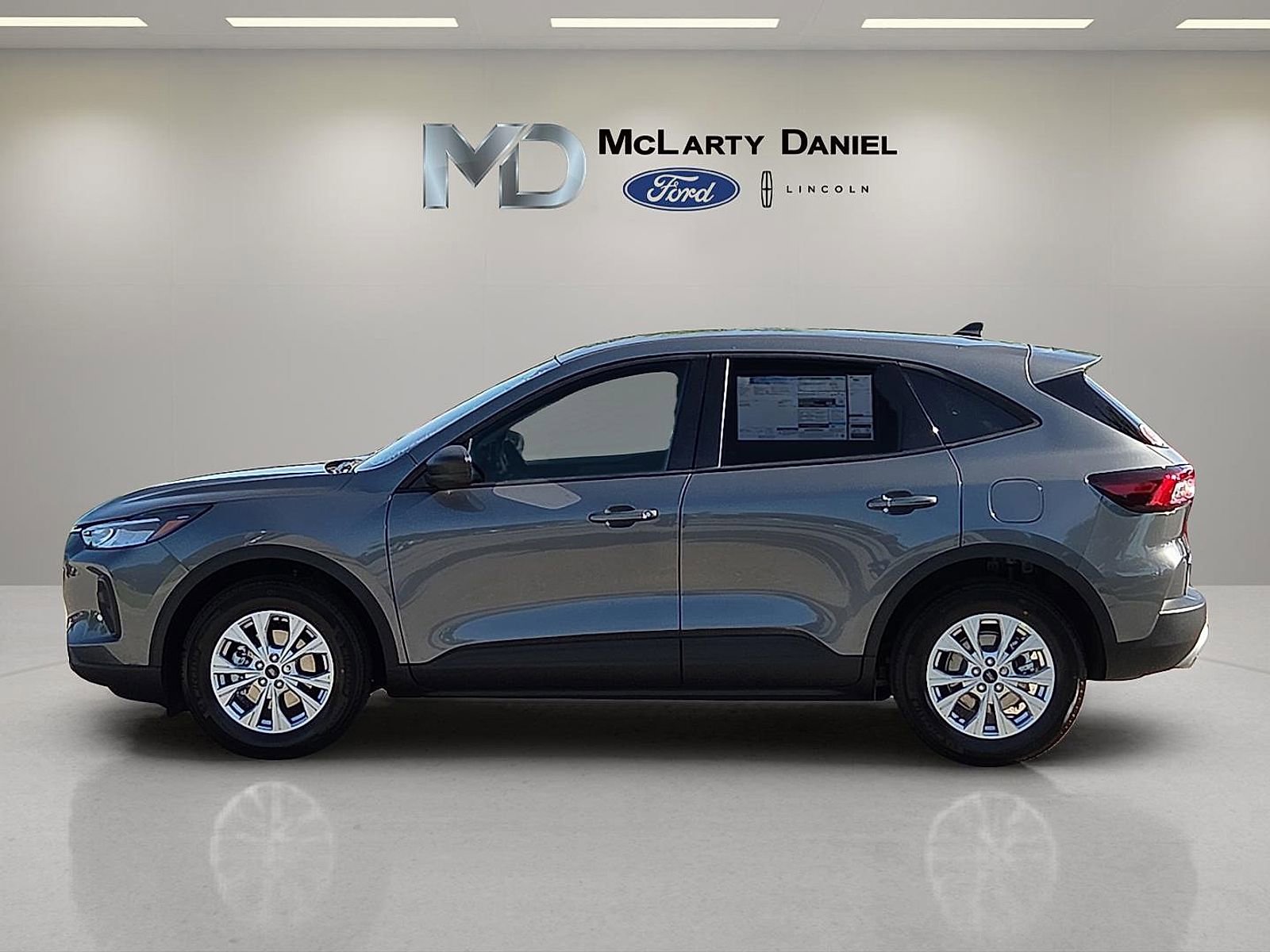Certified 2025 Ford Escape Active FWD image 3