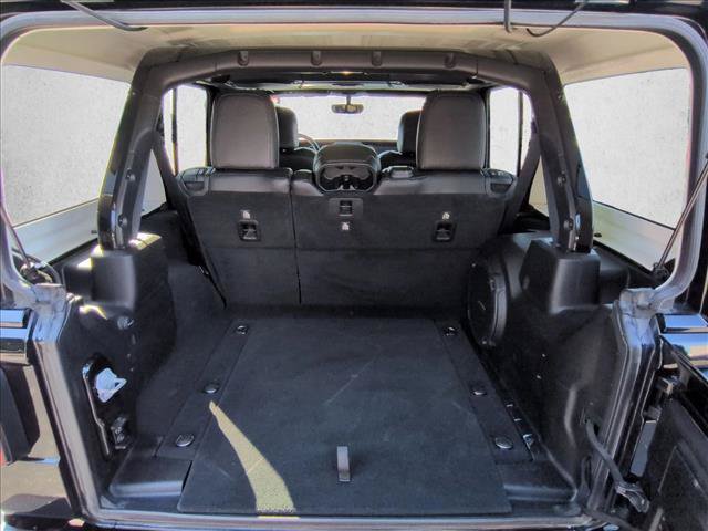 Used 2018 Jeep Wrangler Unlimited Sahara AWD/4WD image 6