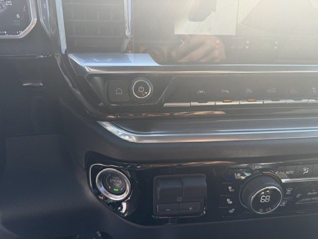 Used 2026 Chevrolet Silverado 1500 High Country w/ Technology Package AWD/4WD image 29