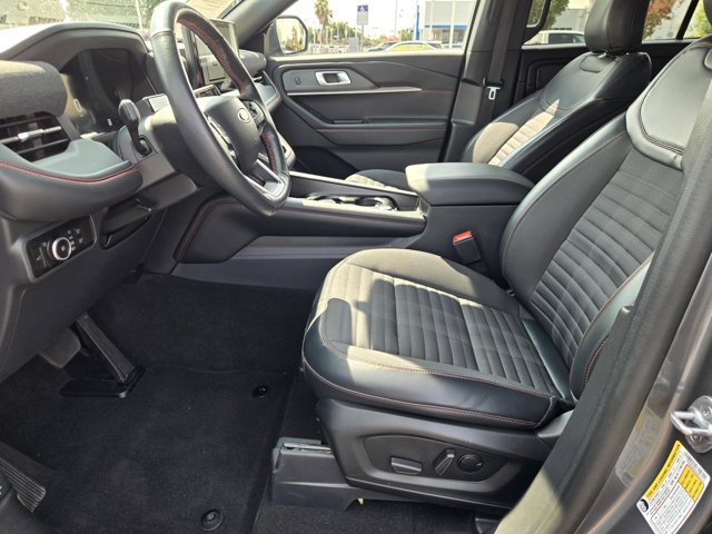 Certified 2025 Ford Explorer ST-Line AWD/4WD image 25