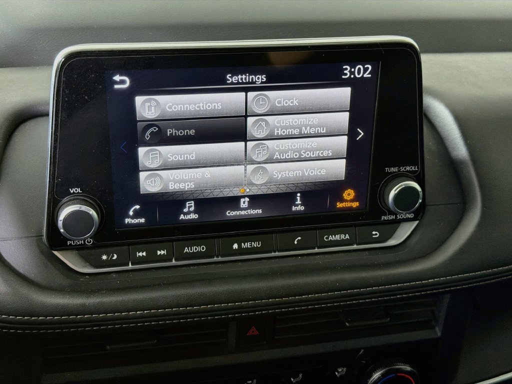 Used 2025 Nissan Rogue S FWD image 30