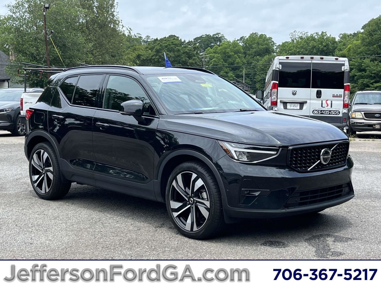 Used 2025 Volvo XC40 B5 Plus